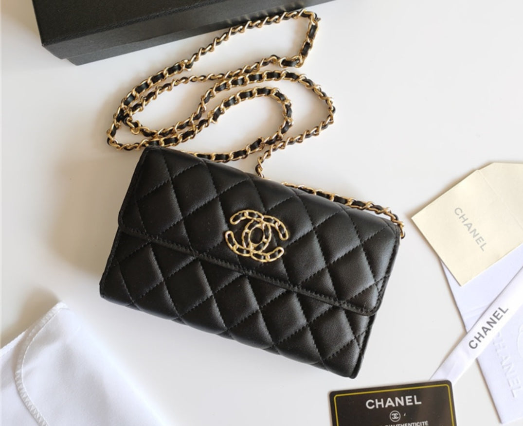 Chanel walet on chain